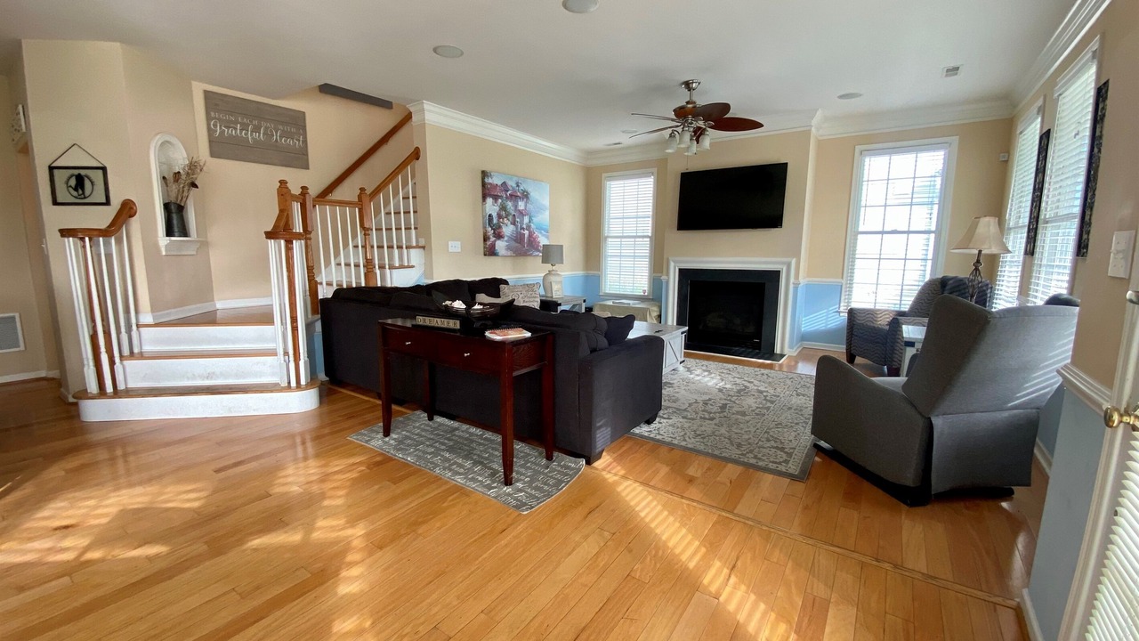 Photo of Livingroom in Bayside