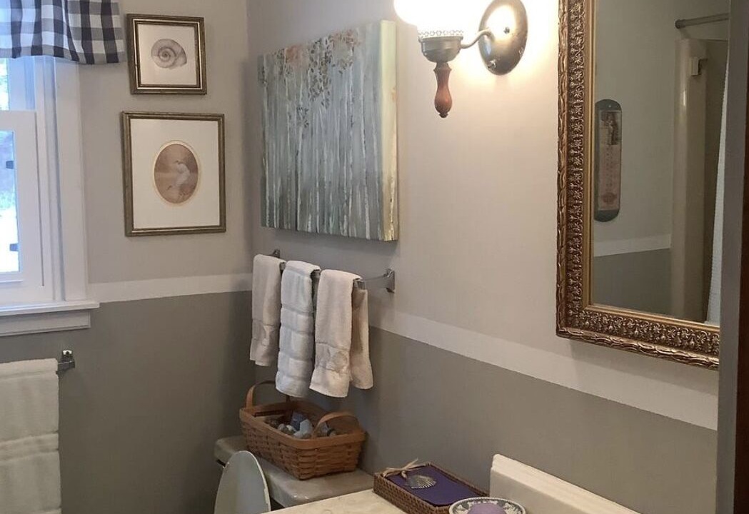 Photo of Bathroom in Roxbury