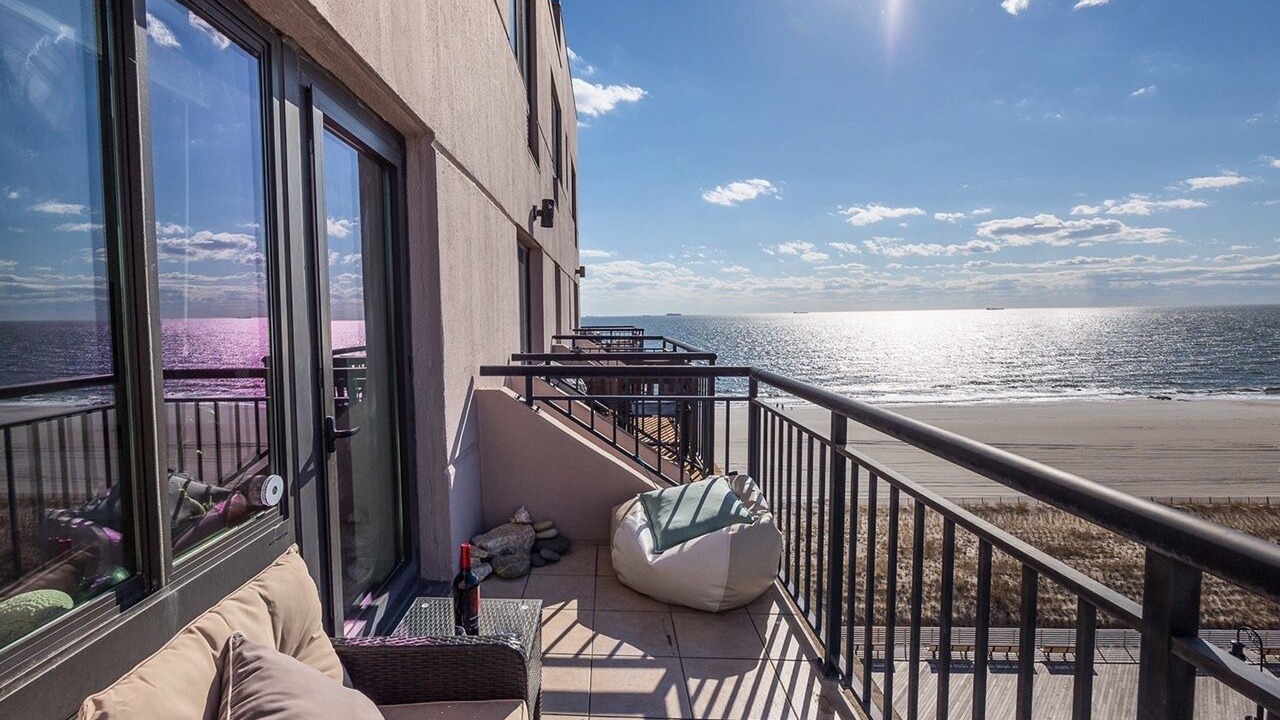 Photo of Patio Balcony in Long Beach