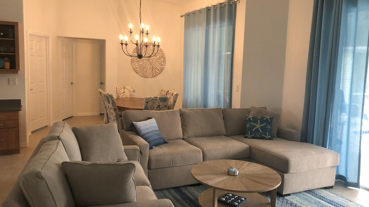 Photo of Livingroom in Englewood East