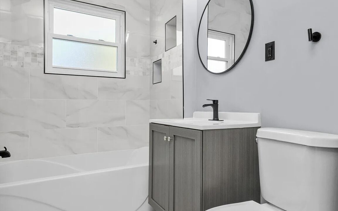 Photo of Bathroom in West Pullman