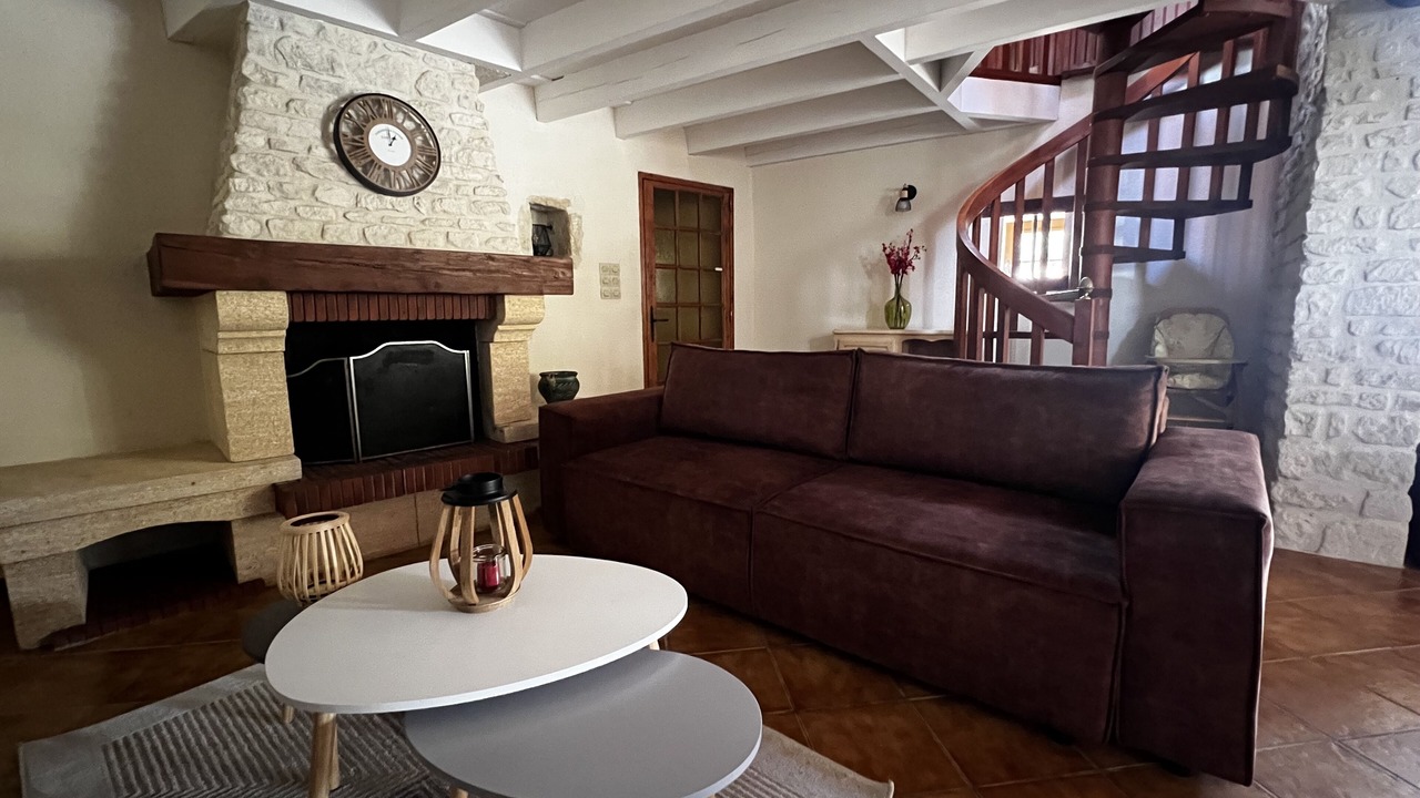 Photo of Livingroom in Authon-Ebeon