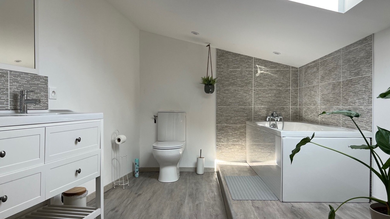 Photo of Bathroom in Authon-Ebeon