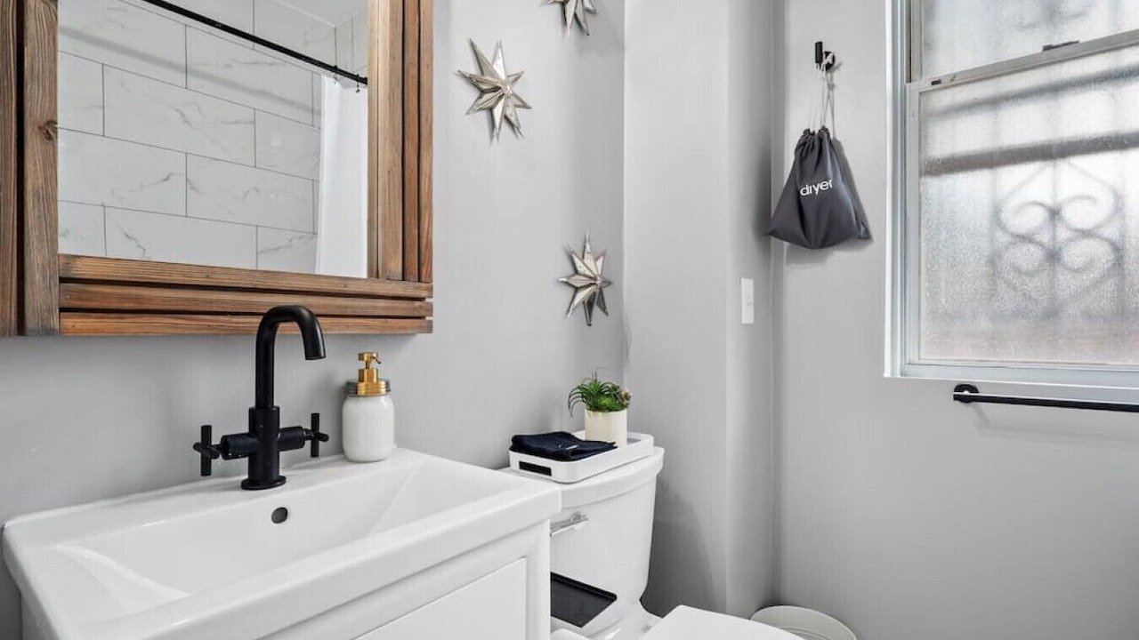 Photo of Bathroom in Shaw