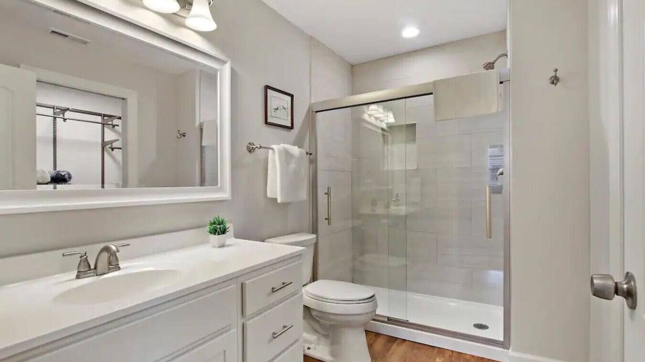 Photo of Bathroom in Russell