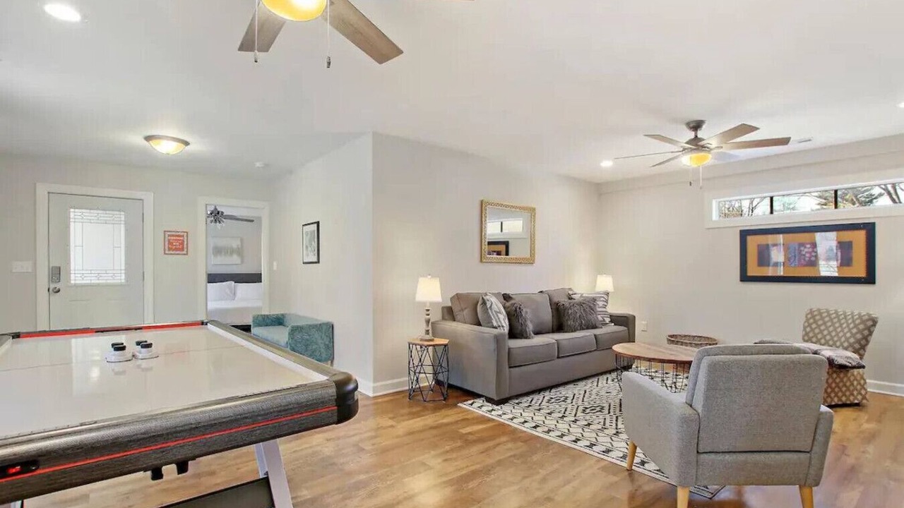 Photo of Livingroom in Russell