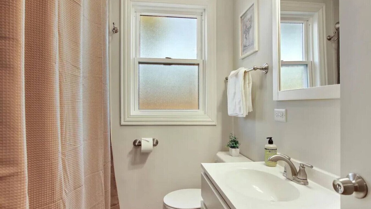 Photo of Bathroom in Russell