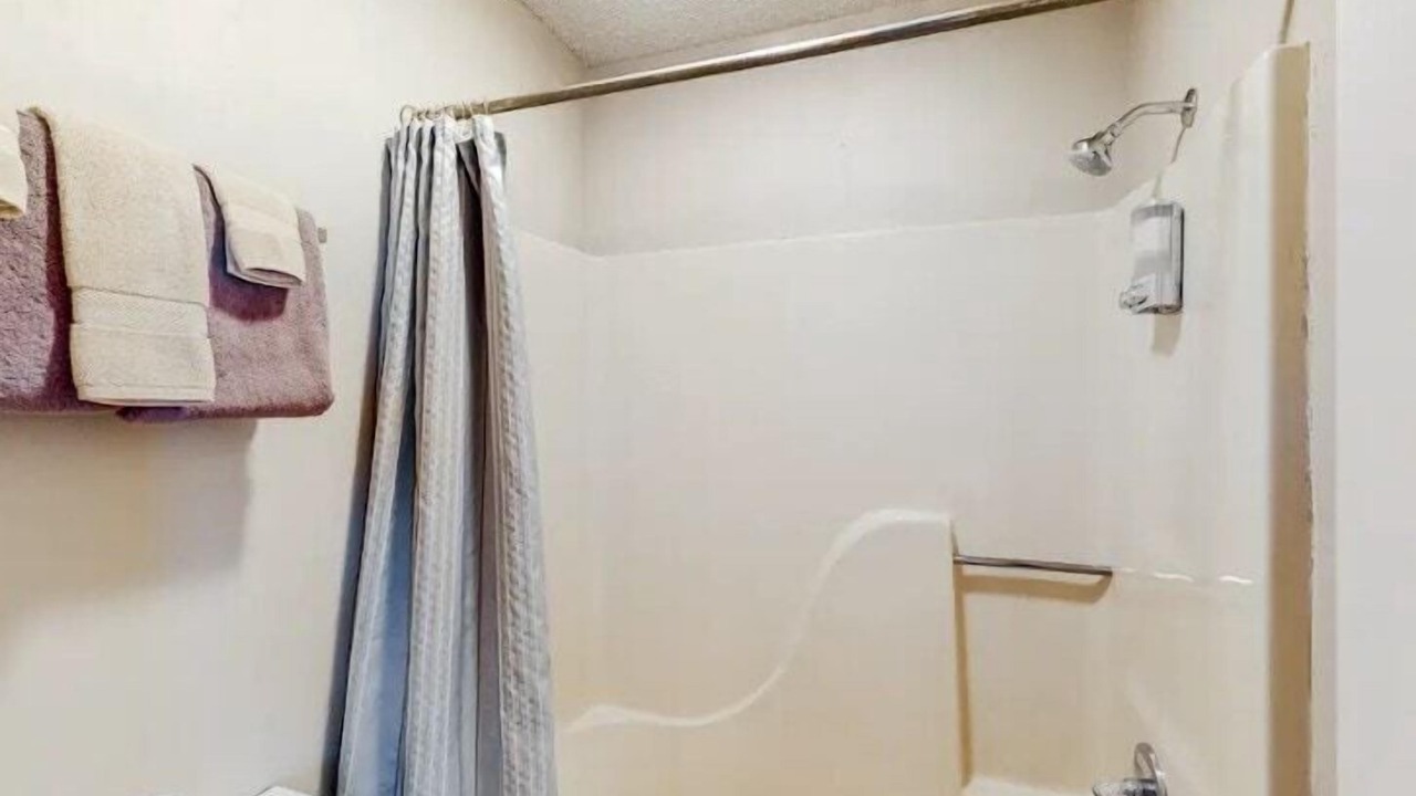 Photo of Bathroom in Eureka Springs Historic District