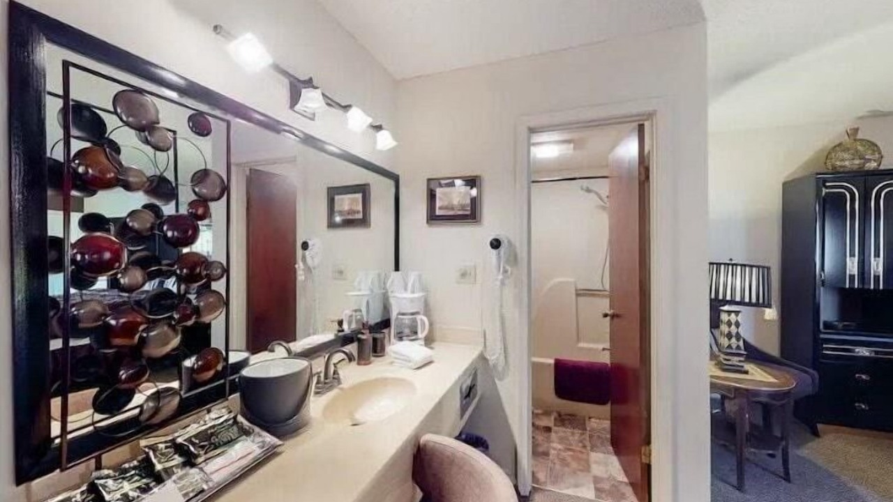 Photo of Bathroom in Eureka Springs Historic District
