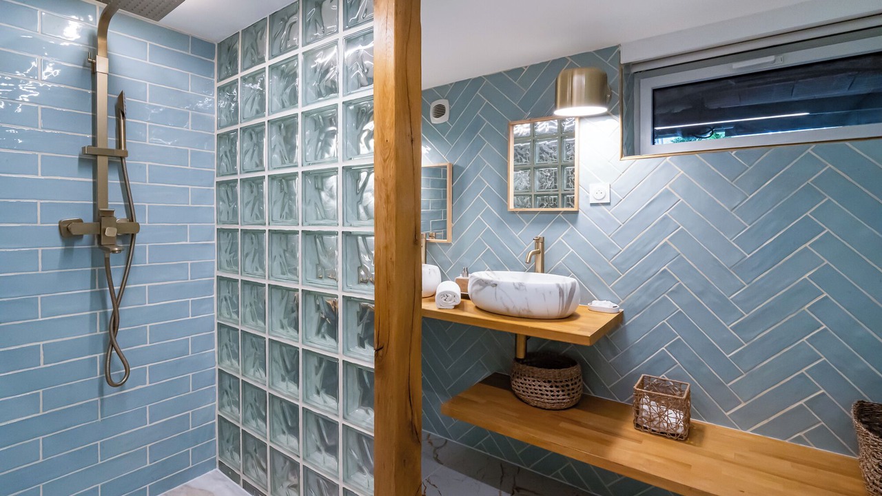 Photo of Bathroom in Deauville City Centre