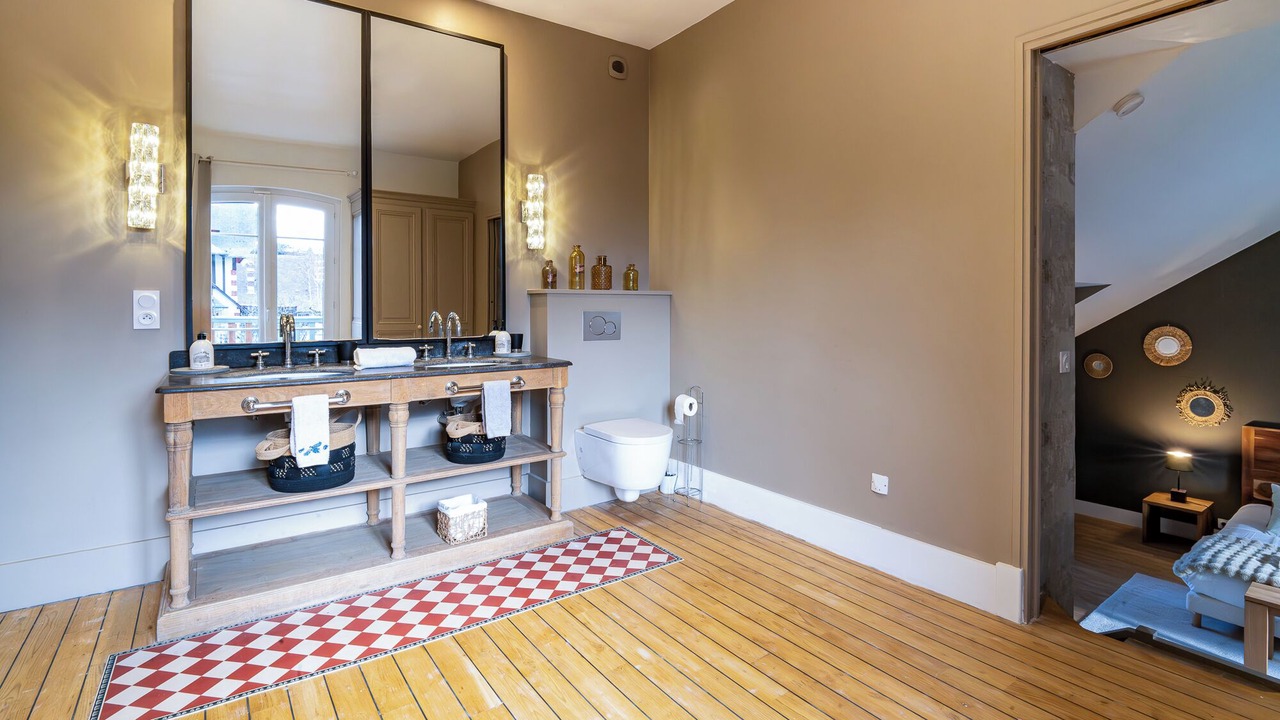 Photo of Bathroom in Deauville City Centre