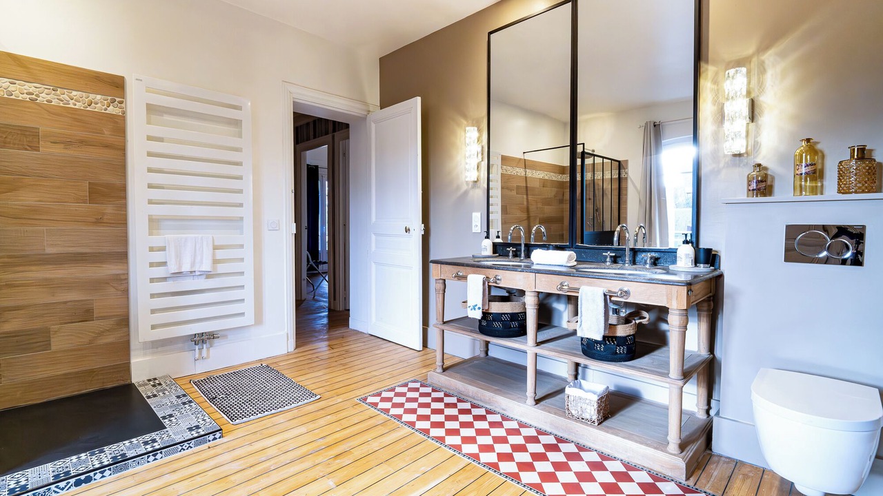 Photo of Bathroom in Deauville City Centre