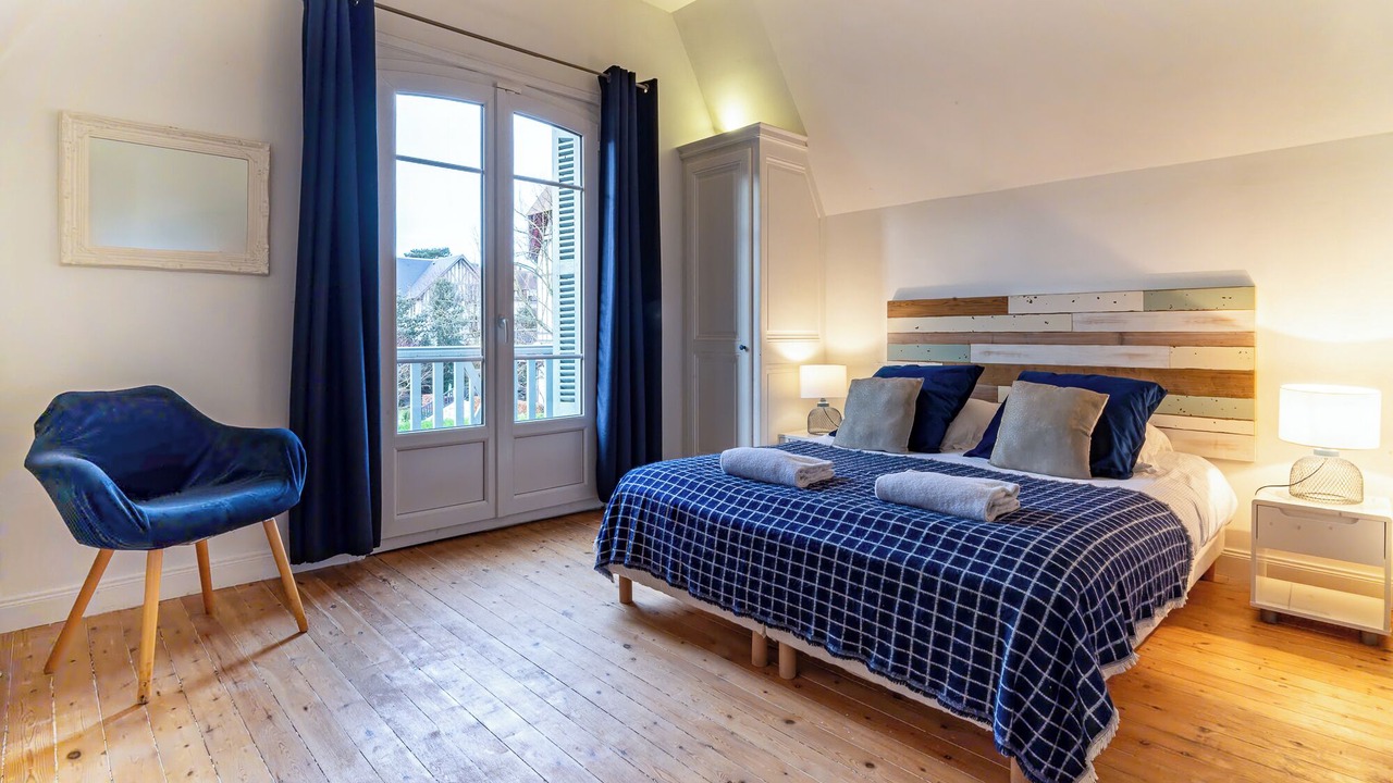 Photo of Bedroom in Deauville City Centre