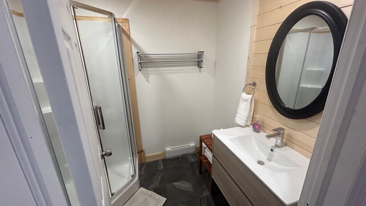 Photo of Bathroom in Saint-Alexis-des-Monts