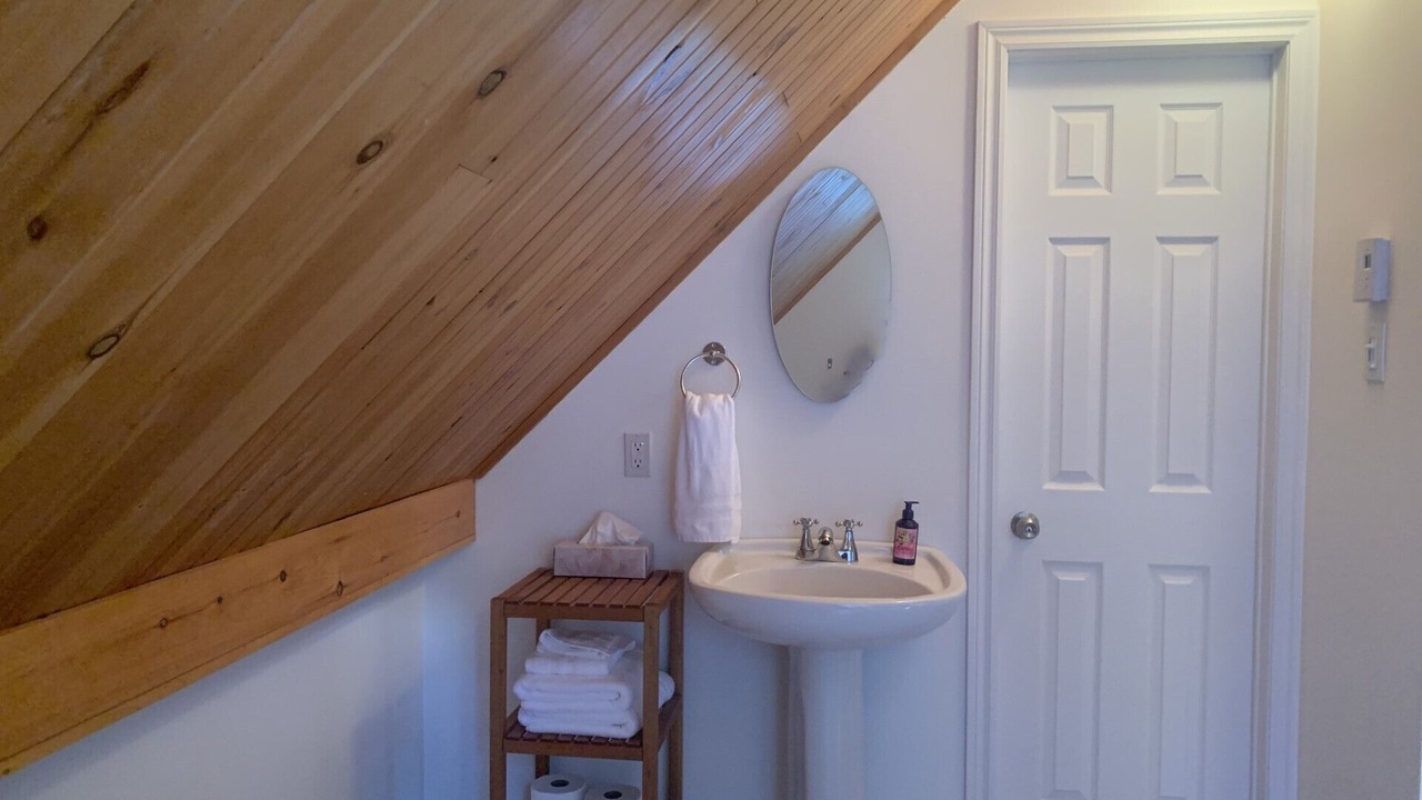 Photo of Bathroom in Saint-Alexis-des-Monts