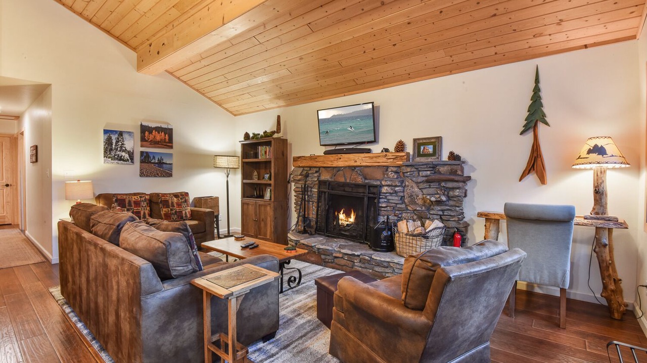 Photo of Livingroom in Carnelian Bay