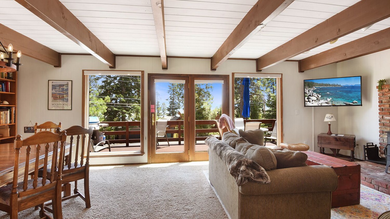 Photo of Livingroom in Tahoe Vista