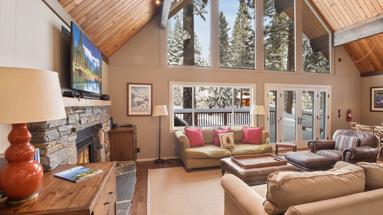 Photo of Livingroom in Carnelian Bay