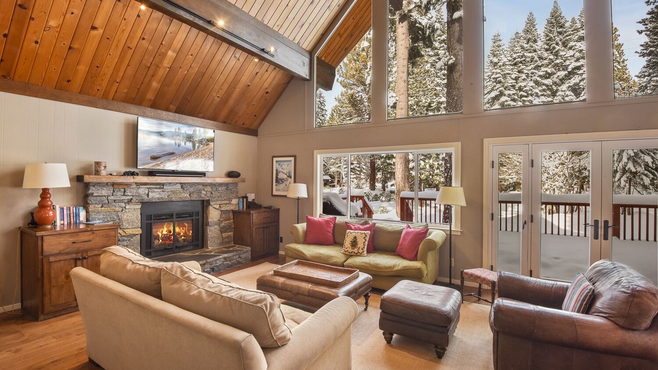 Photo of Livingroom in Carnelian Bay