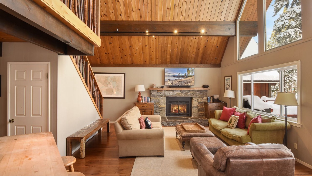 Photo of Livingroom in Carnelian Bay