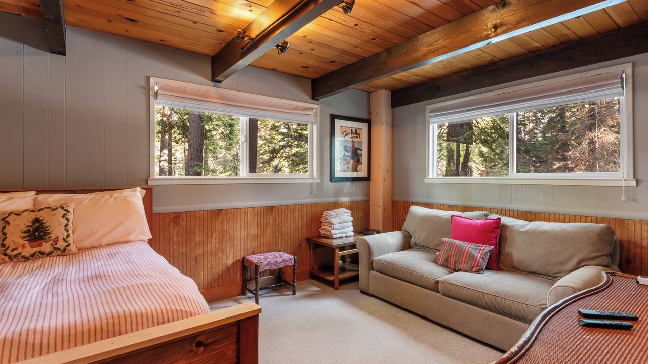 Photo of Bedroom in Carnelian Bay