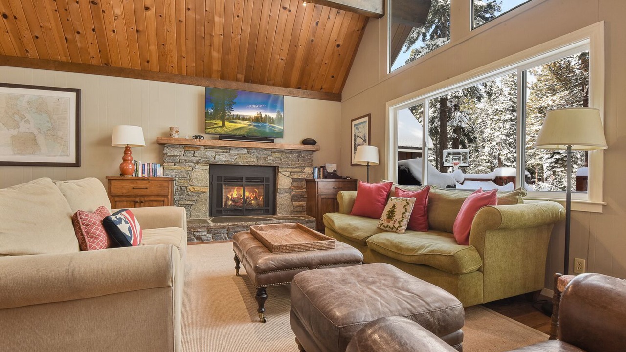 Photo of Livingroom in Carnelian Bay