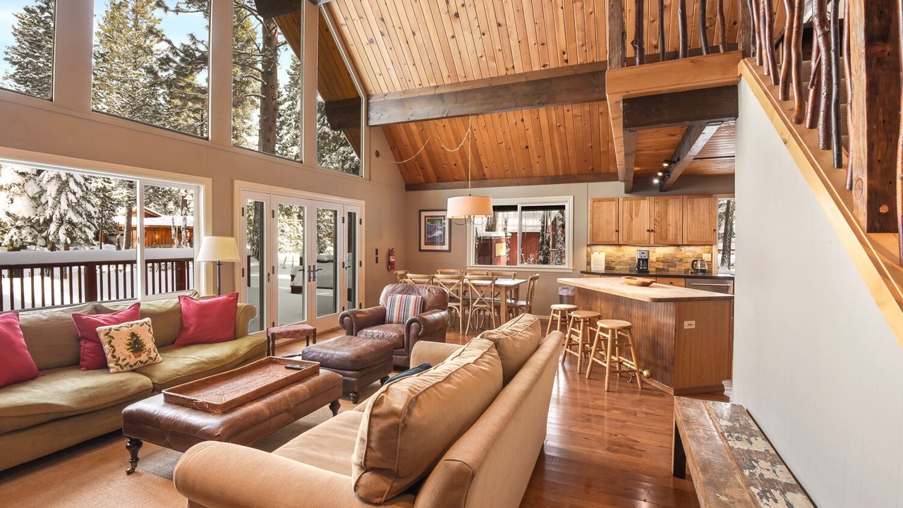 Photo of Livingroom in Carnelian Bay