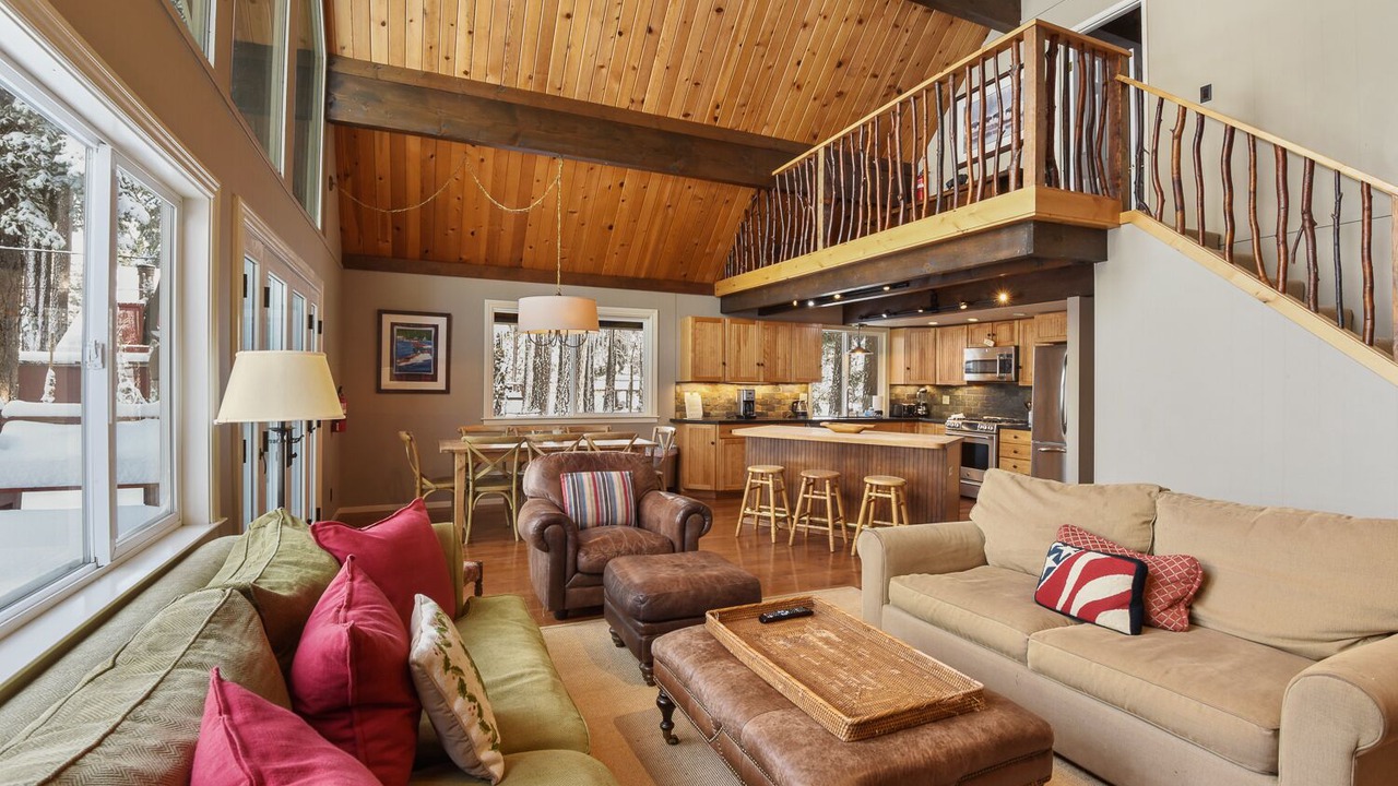 Photo of Livingroom in Carnelian Bay