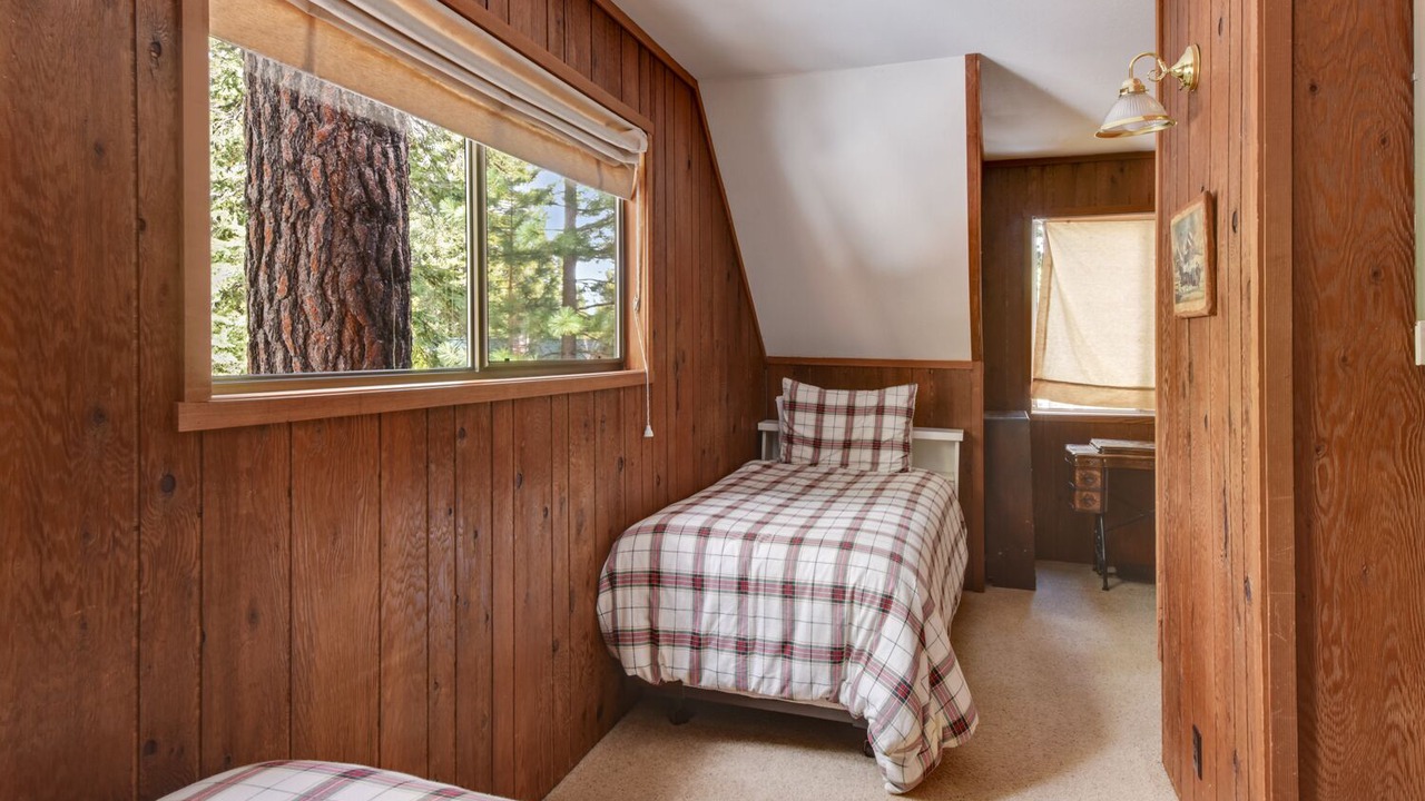 Photo of Bedroom in Carnelian Bay