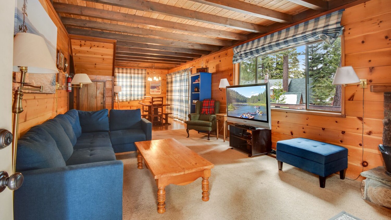 Photo of Livingroom in Carnelian Bay