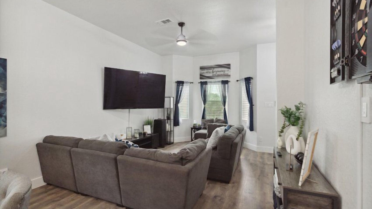 Photo of Livingroom in Spring Branch