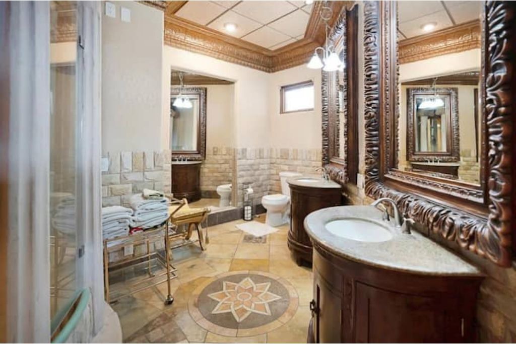 Photo of Bathroom in Los Lunas