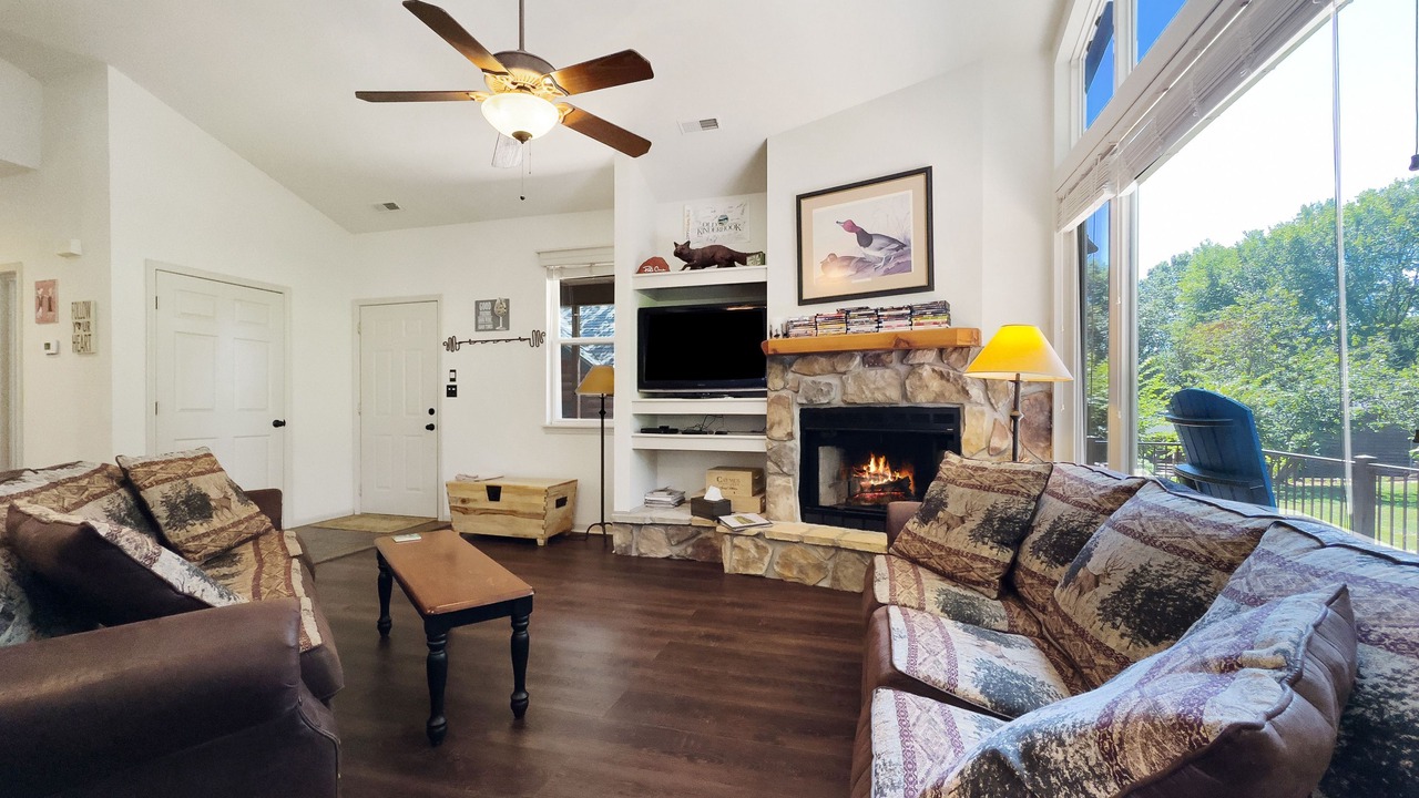 Photo of Livingroom in Camdenton