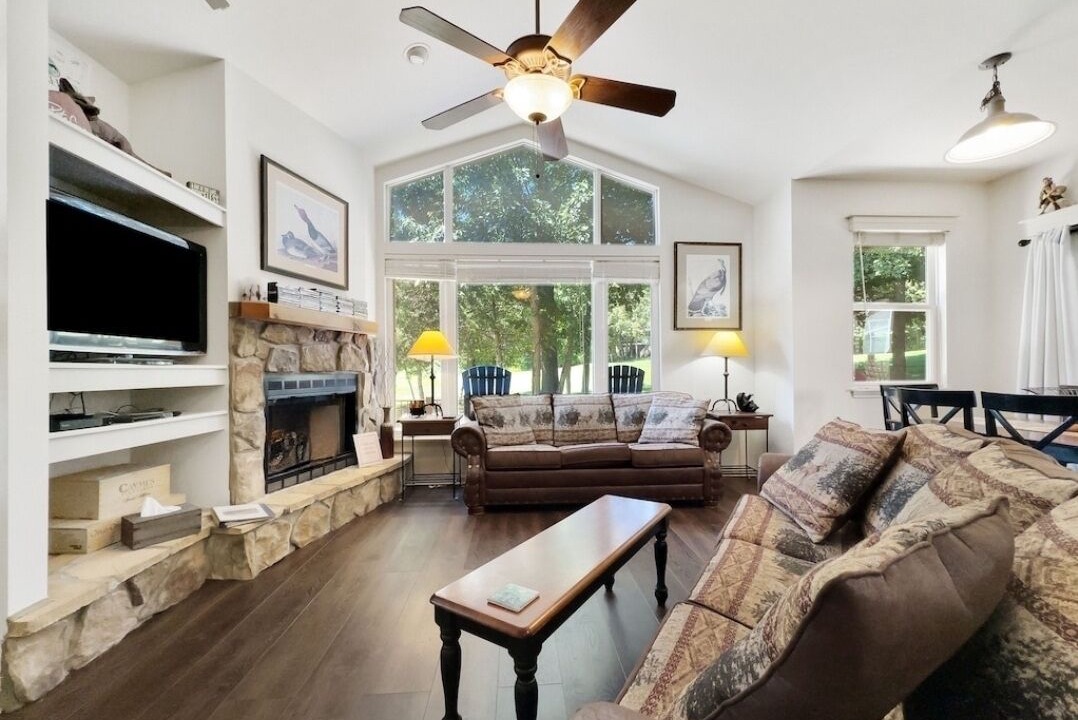 Photo of Livingroom in Camdenton