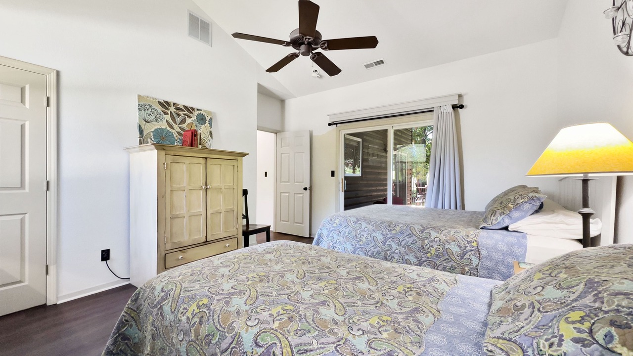 Photo of Bedroom in Camdenton