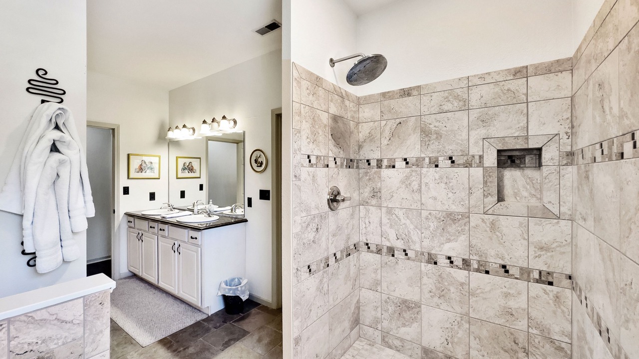 Photo of Bathroom in Camdenton