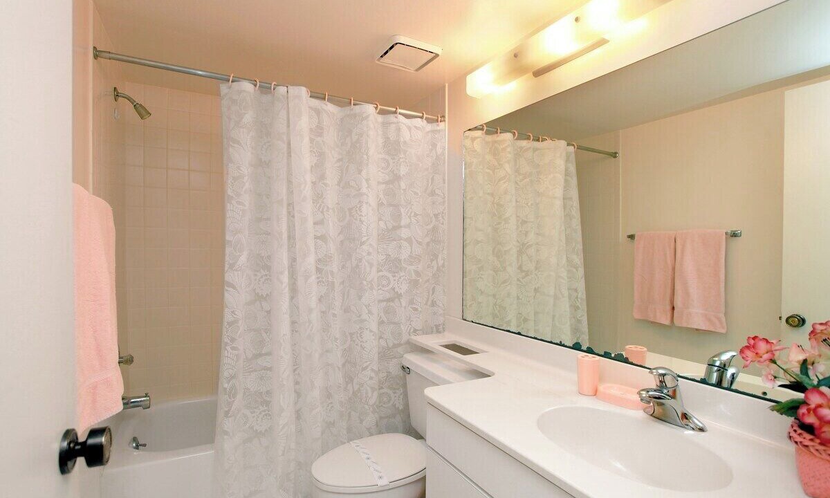 Photo of Bathroom in Plantation
