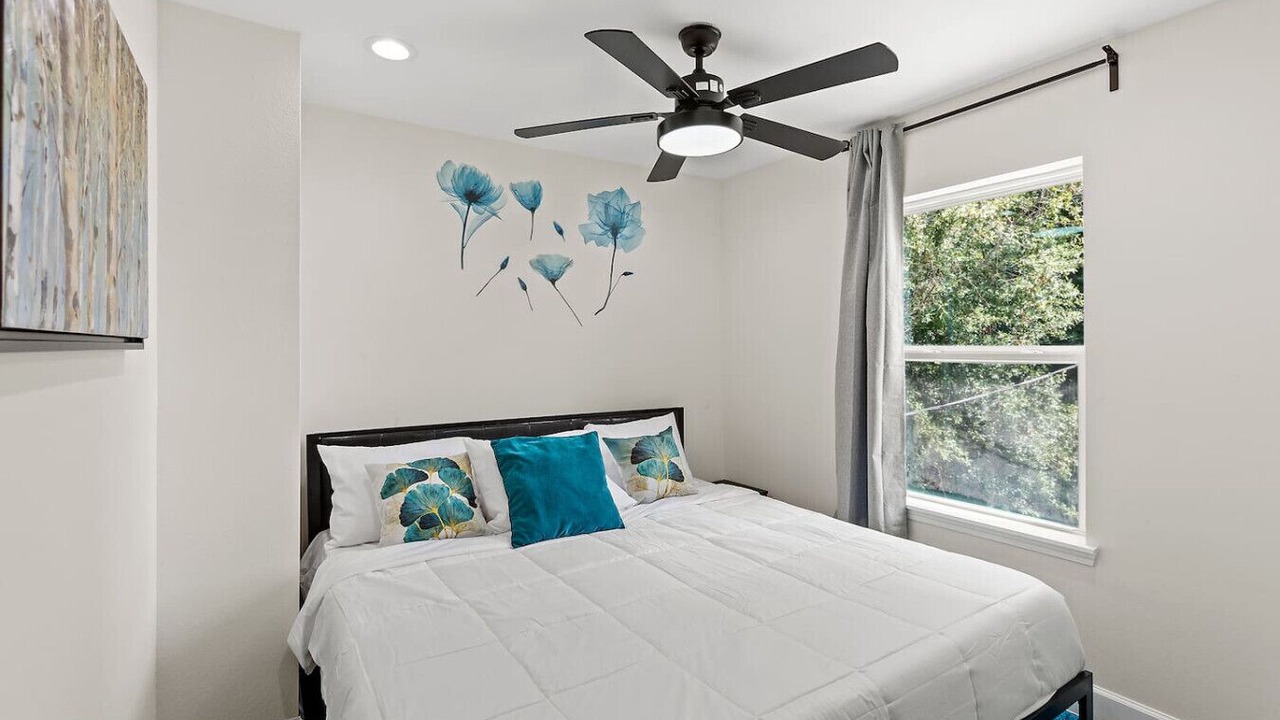Photo of Bedroom in South Central Houston