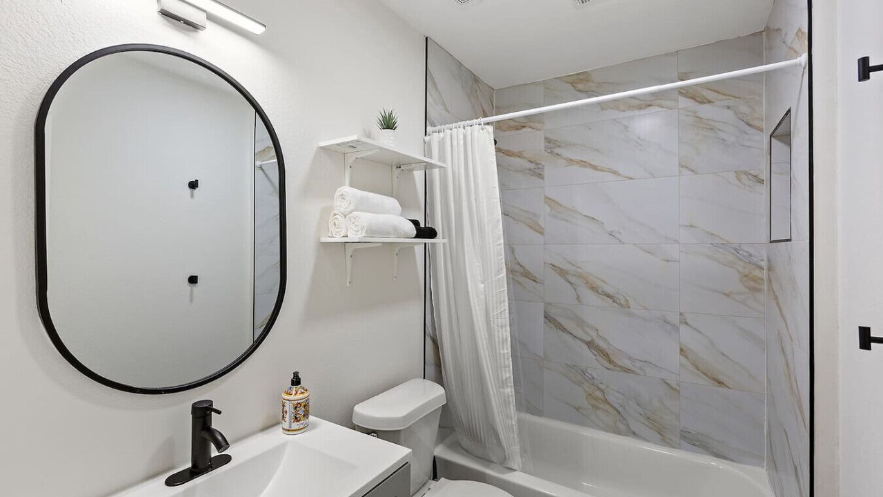 Photo of Bathroom in South Central Houston
