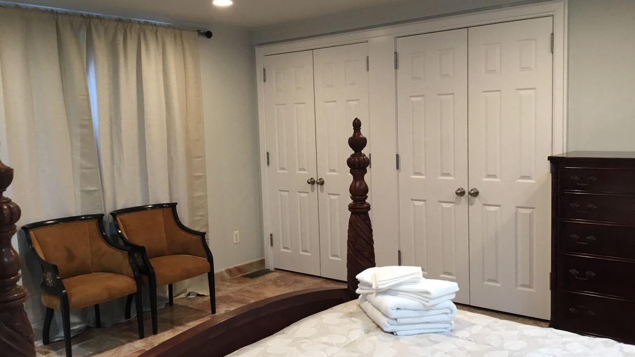 Photo of Bedroom in Washington Square West