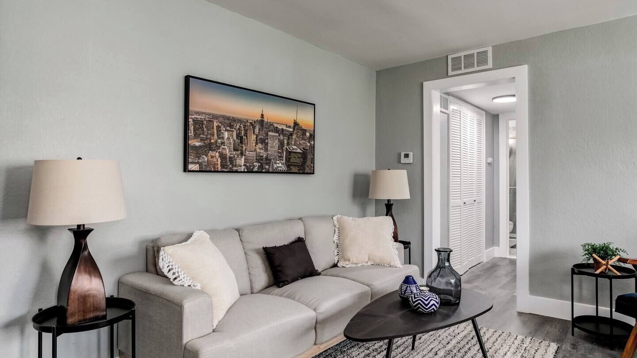 Photo of Livingroom in Country Club Plaza Area