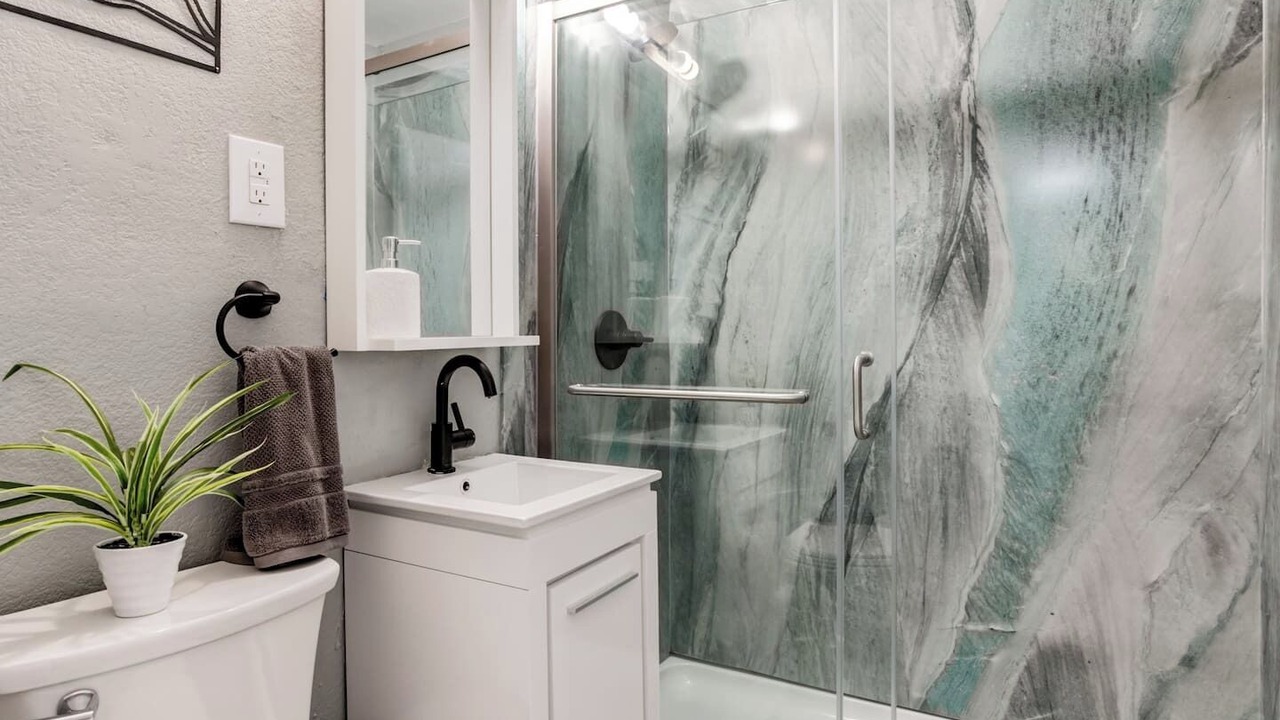 Photo of Bathroom in Country Club Plaza Area