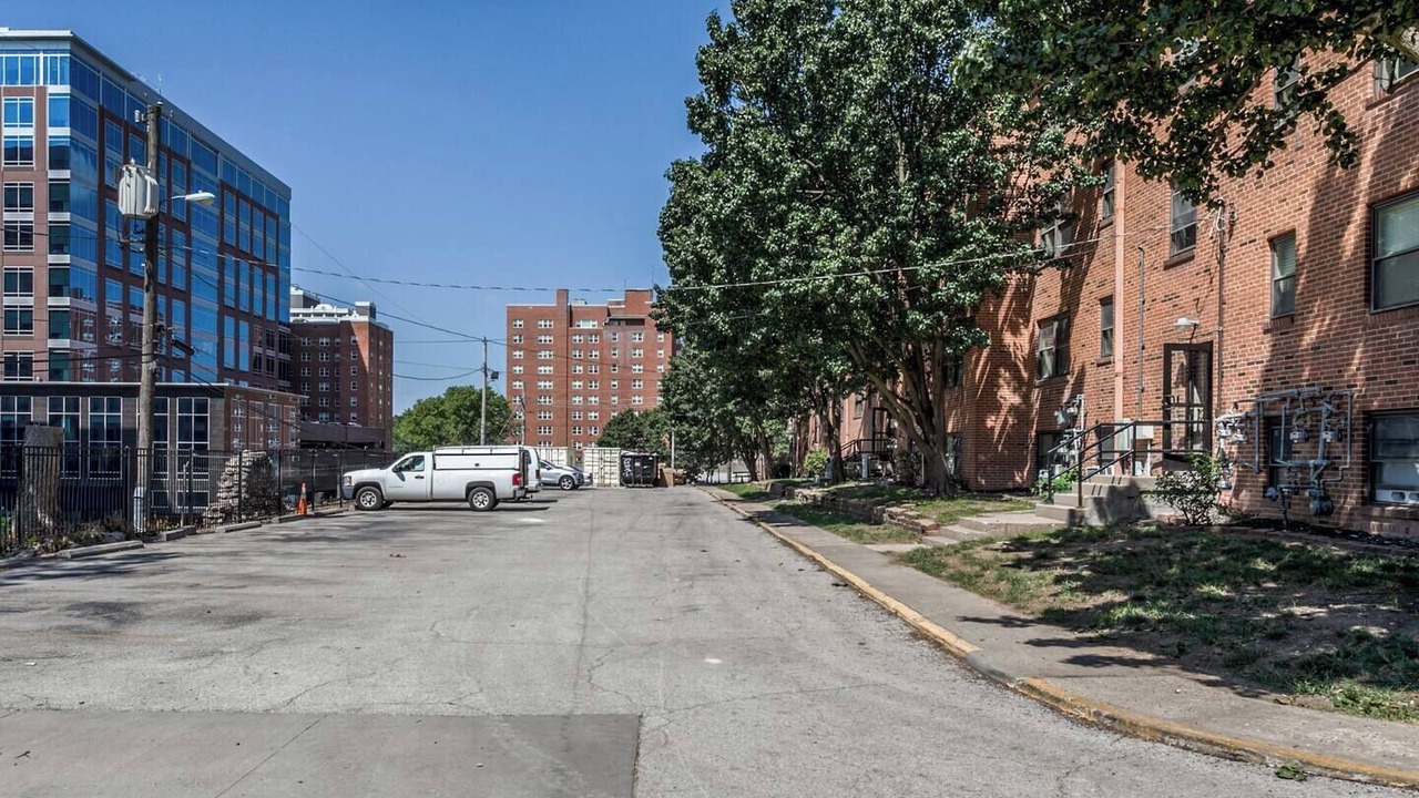 Photo of Outdoor in Country Club Plaza Area