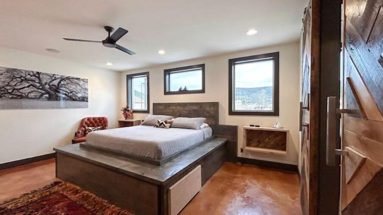 Photo of Bedroom in Vanderpool