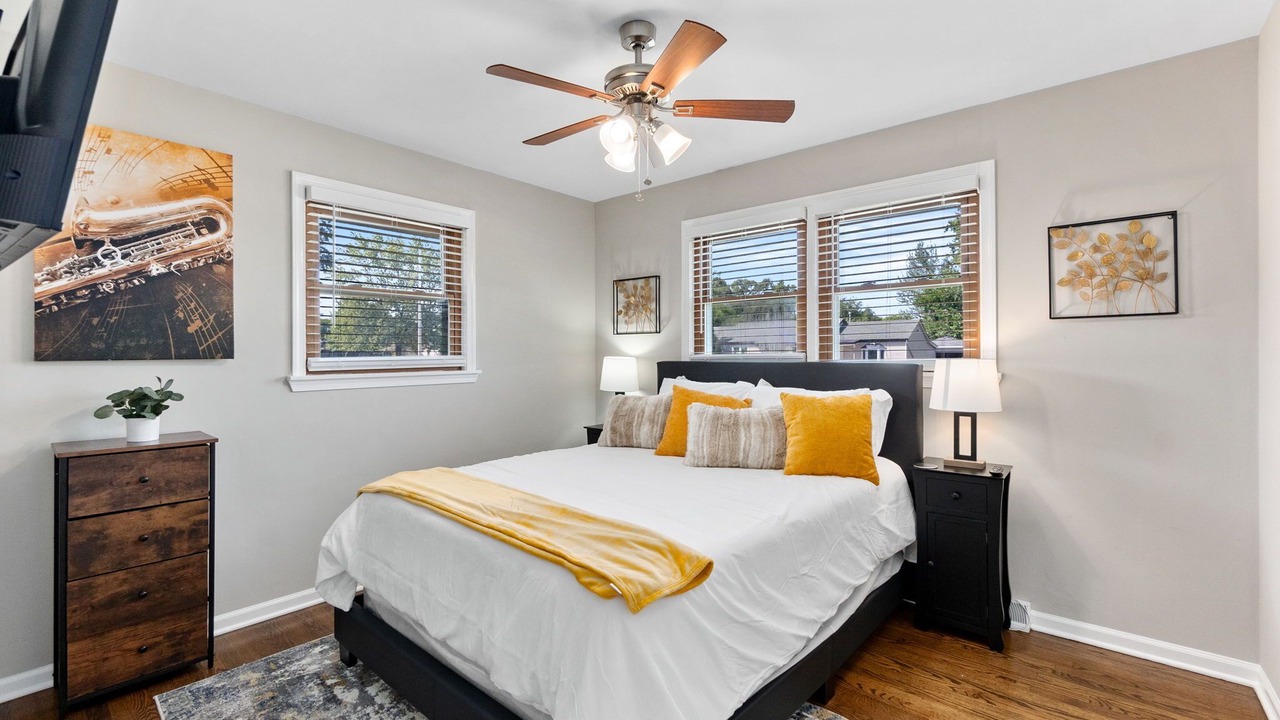 Photo of Bedroom in Oak Lawn