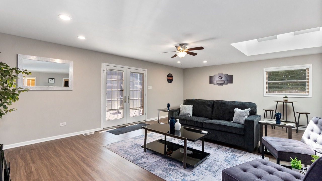Photo of Livingroom in Oak Lawn