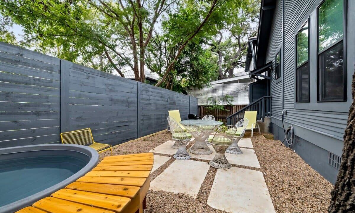 Photo of Outdoor in South River City