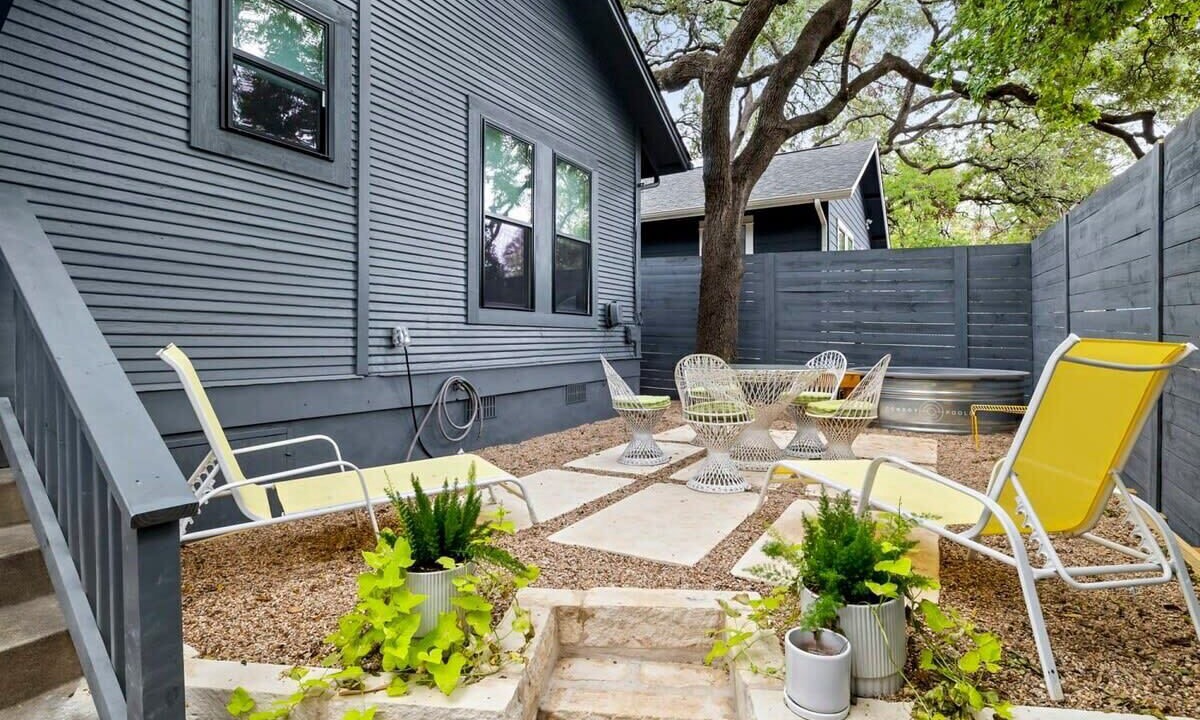Photo of Outdoor in South River City