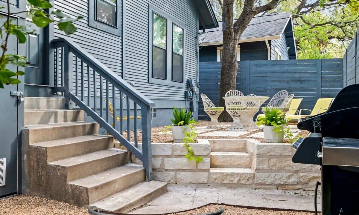 Photo of Outdoor in South River City