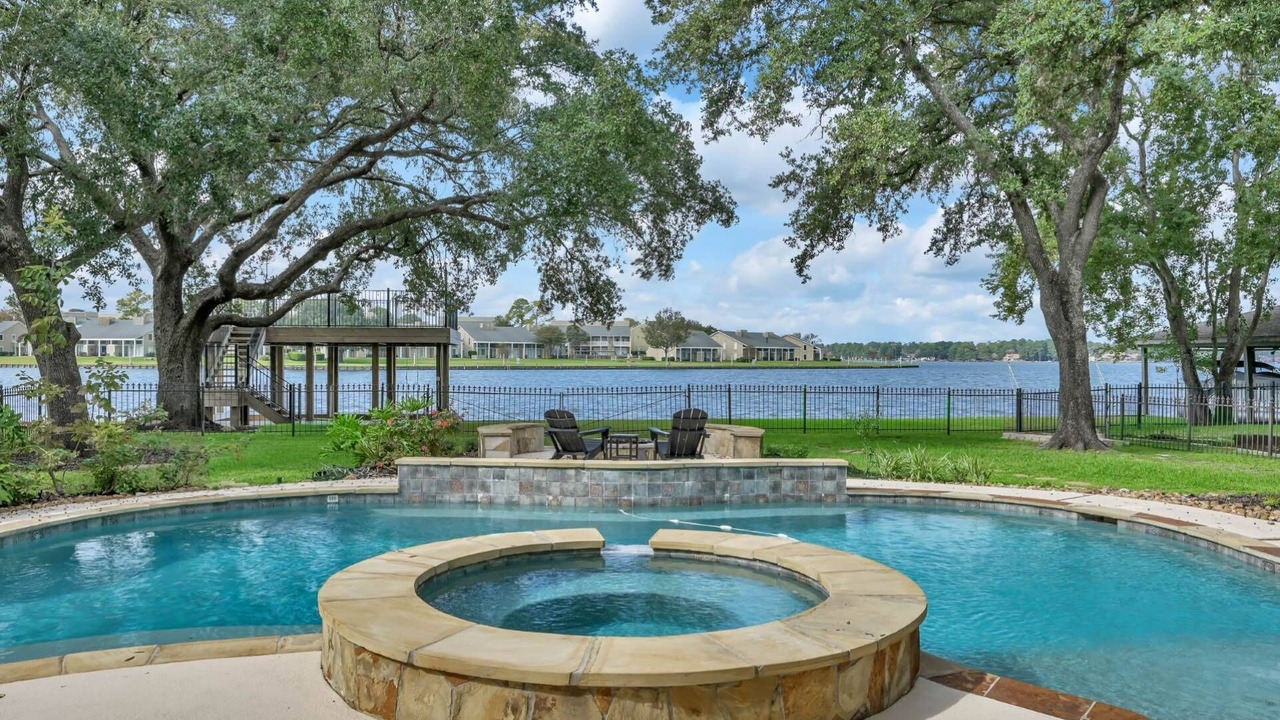 Photo of Outdoor in April Sound